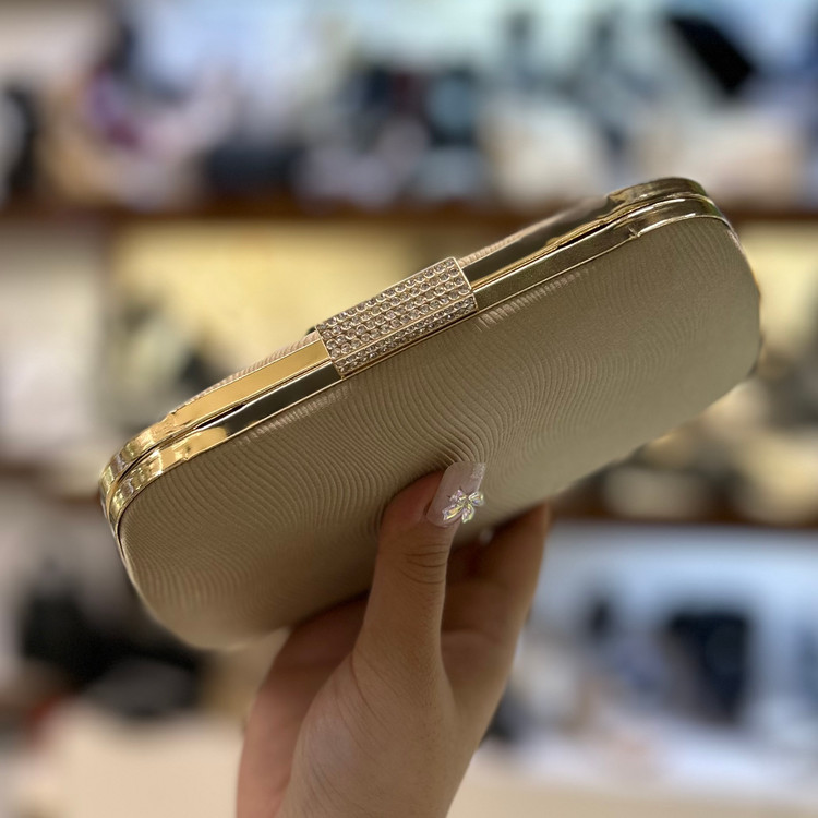 خرید کیف شب مجلسی زنانه کرم