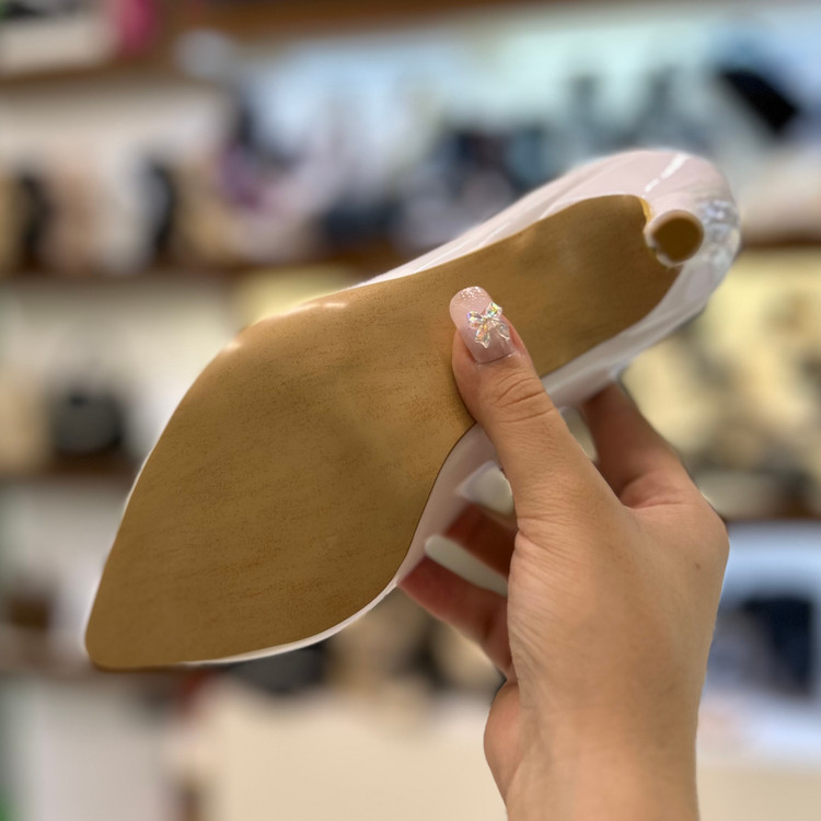 خرید فوری کفش سفید ورنی عروس