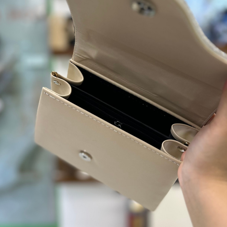 عکس کیف زنانه مجلسی کرم