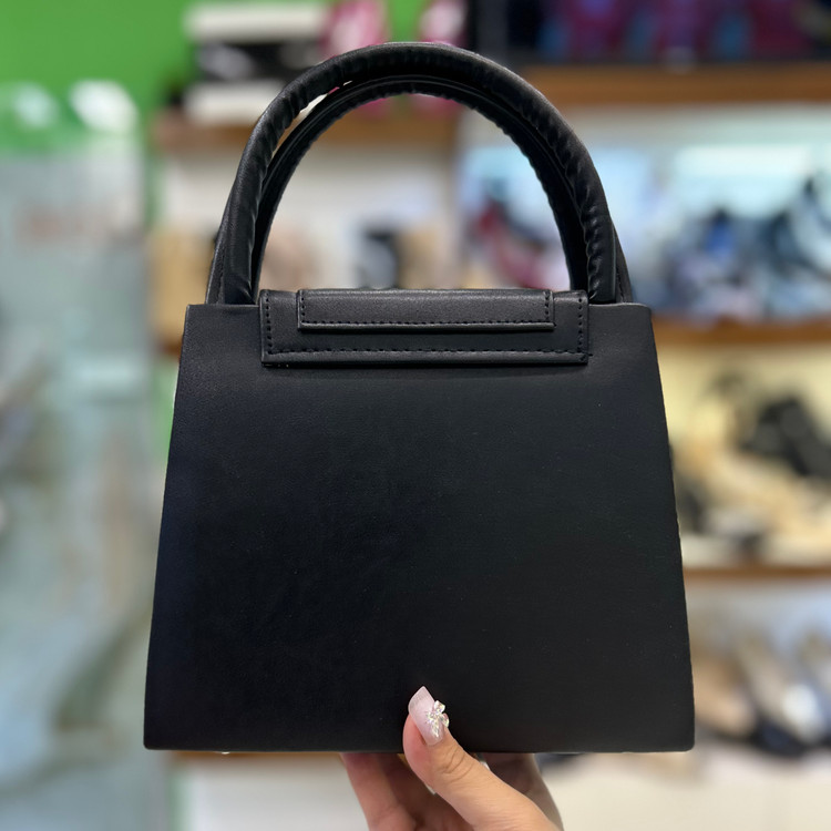 عکس کیف مجلسی زنانه مشکی