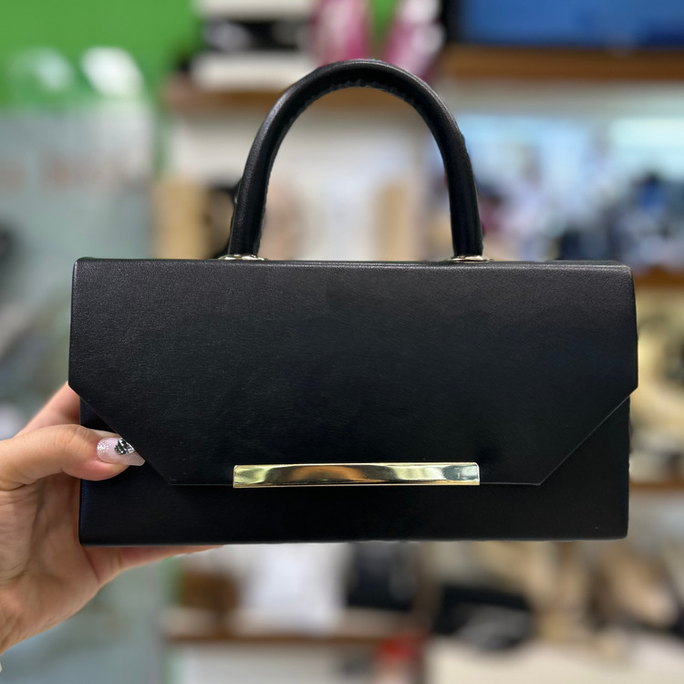 عکس کیف مجلسی زنانه مشکی