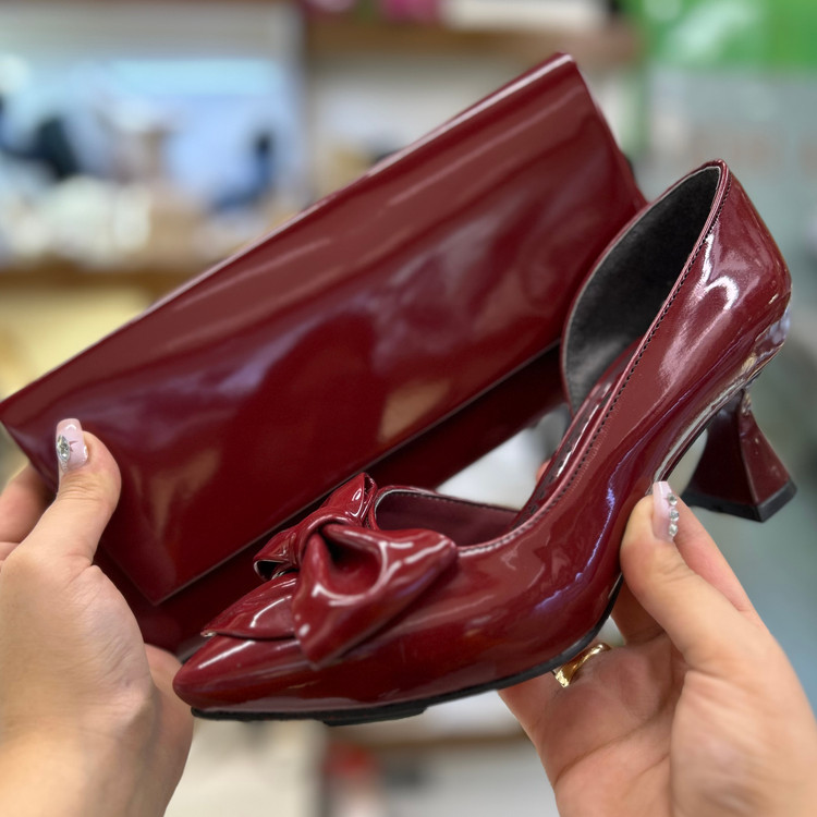 خرید کیف و کفش مجلسی زنانه زرشکی