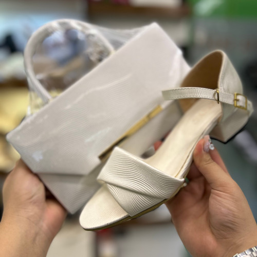 خرید ست کیف و کفش مجلسی سفید عروس پاشنه ۳ سانت