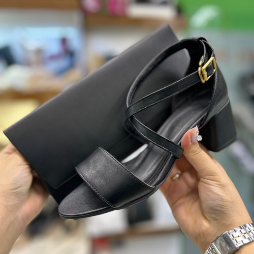 خرید کفش مجلسی زنانه مشکی جلوباز