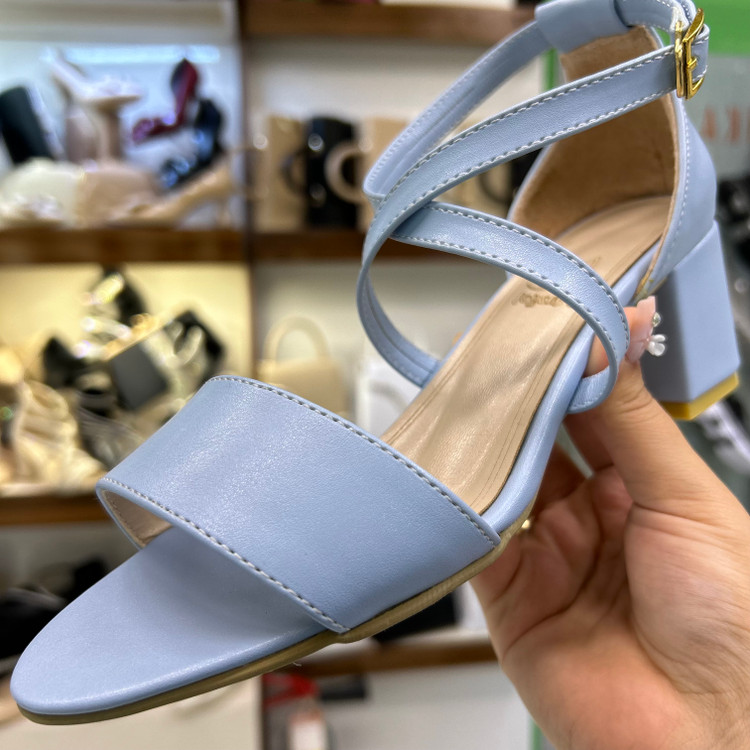 عکس صندل آبی آسمانی زنانه