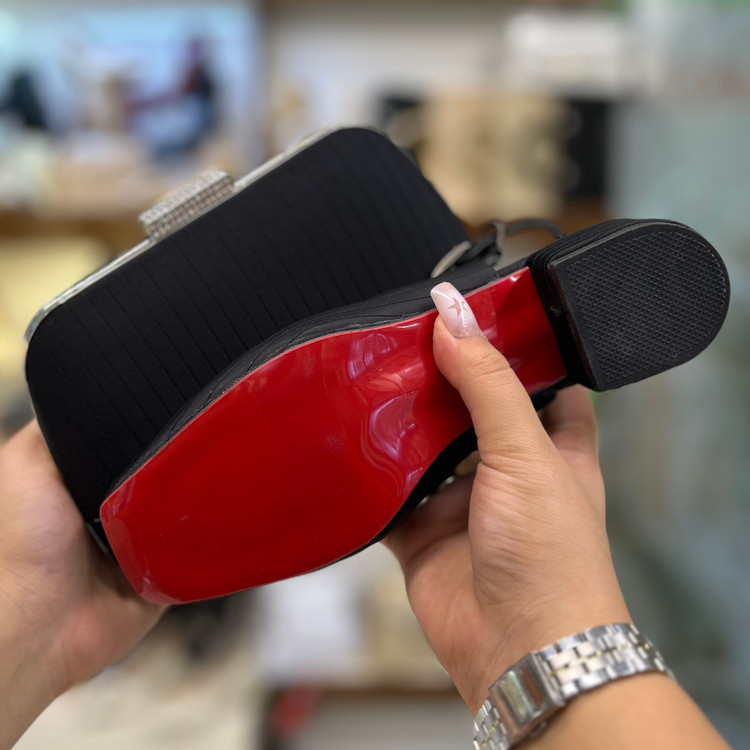 عکس ست کیف و کفش مجلسی زیره قرمز