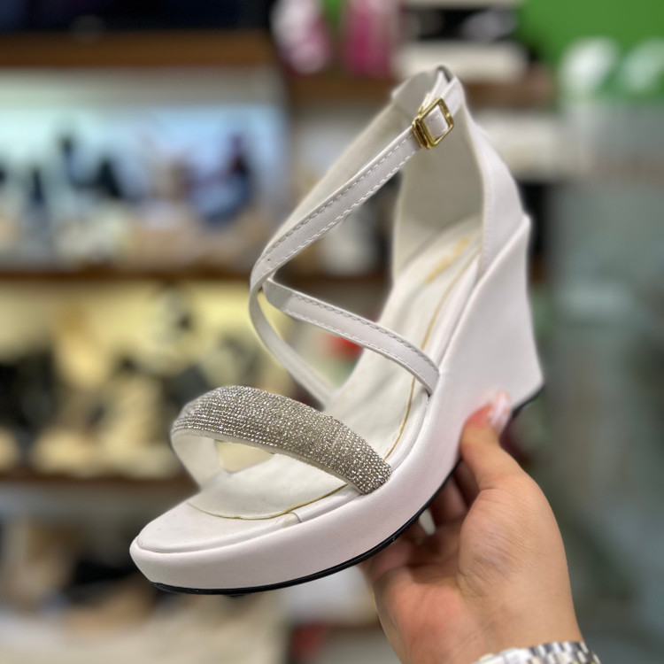 عکس کفش لژ دار مجلسی زنانه