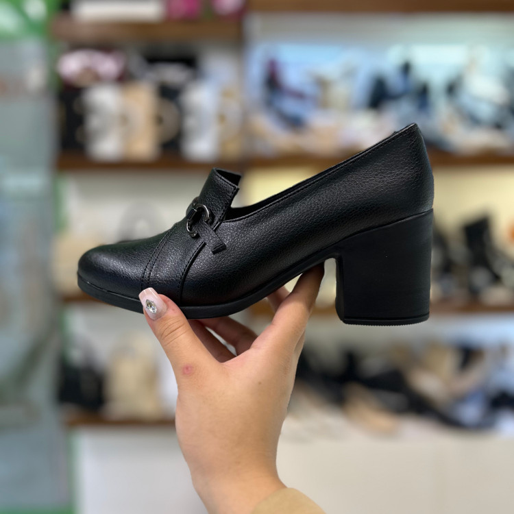 قیمت و عکس کفش راحتی زنانه پیو طبی