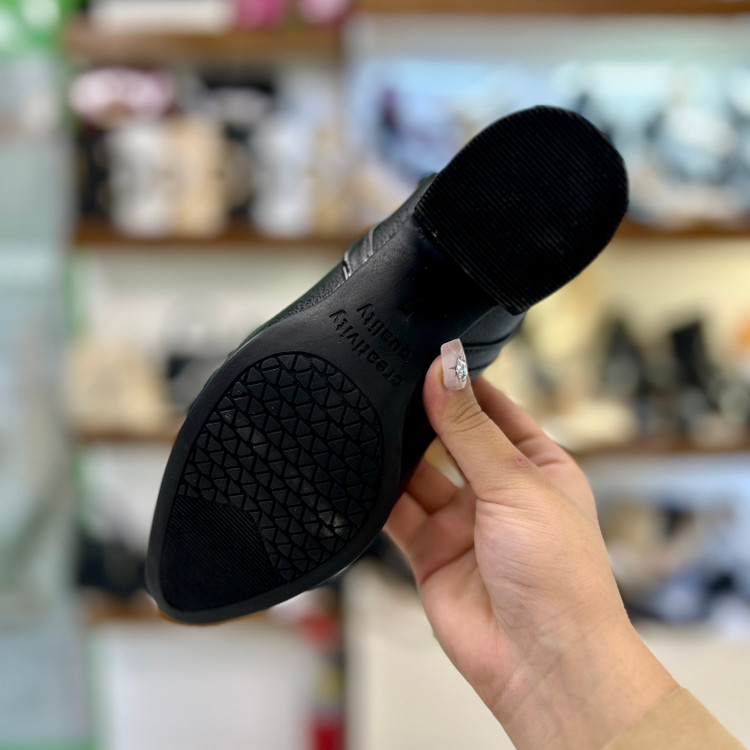 کفش زنانه راحتی پیو طبی