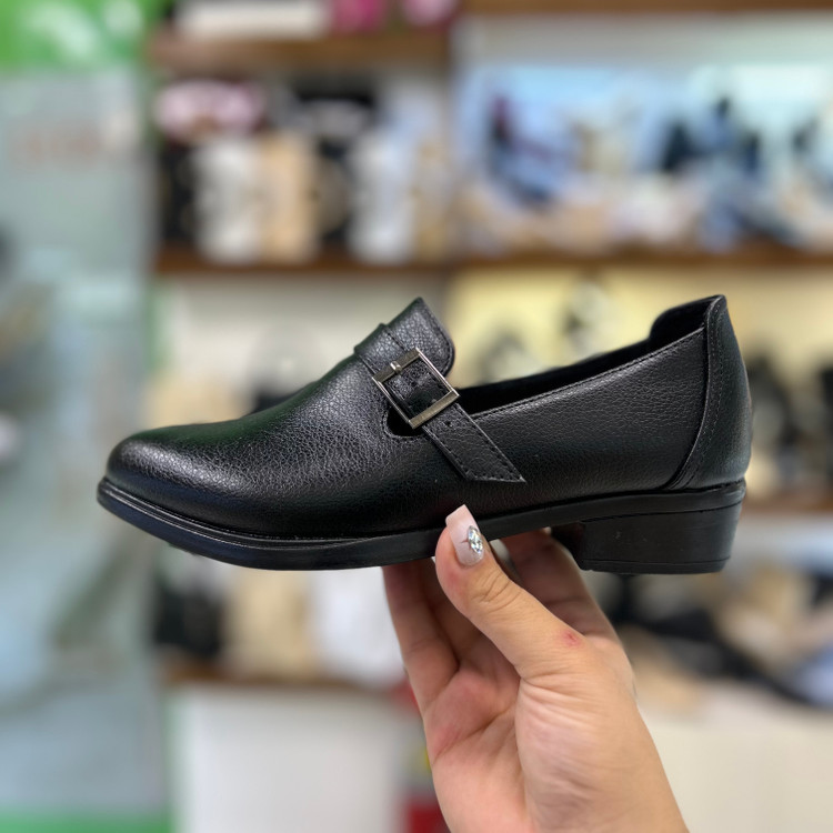 عکس کفش راحتی زنانه پیو طبی