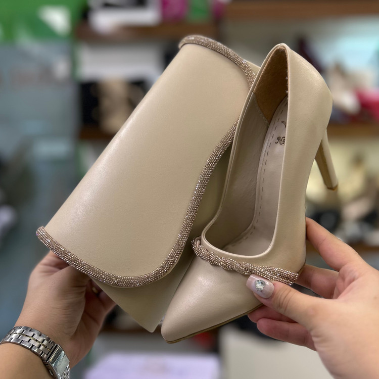 قیمت ست کیف و کفش زنانه مجلسی پاشنه میخی نگین دار کرم