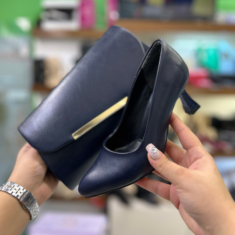 عکس ست کیف و کفش سورمه ای زنانه پاشنه دار مجلسی