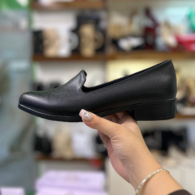 عکس و قیمت کفش زنانه پیو راحتی بزرگ پا تا سایز ۴۳