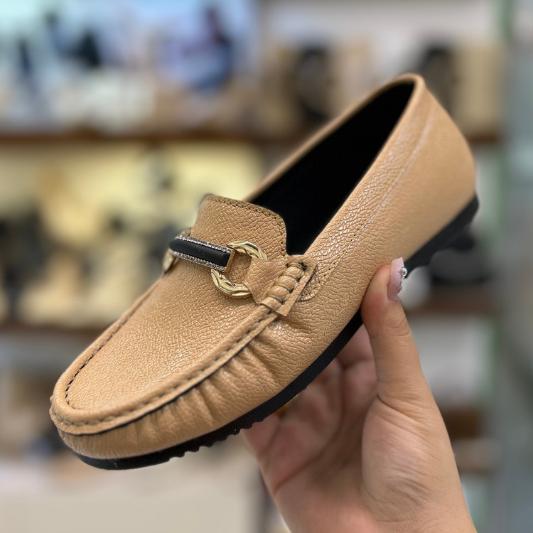 عکس کفش کالج زنانه پیو طبی راحتی بزرگ پا تا سایز ۴۲ کرم