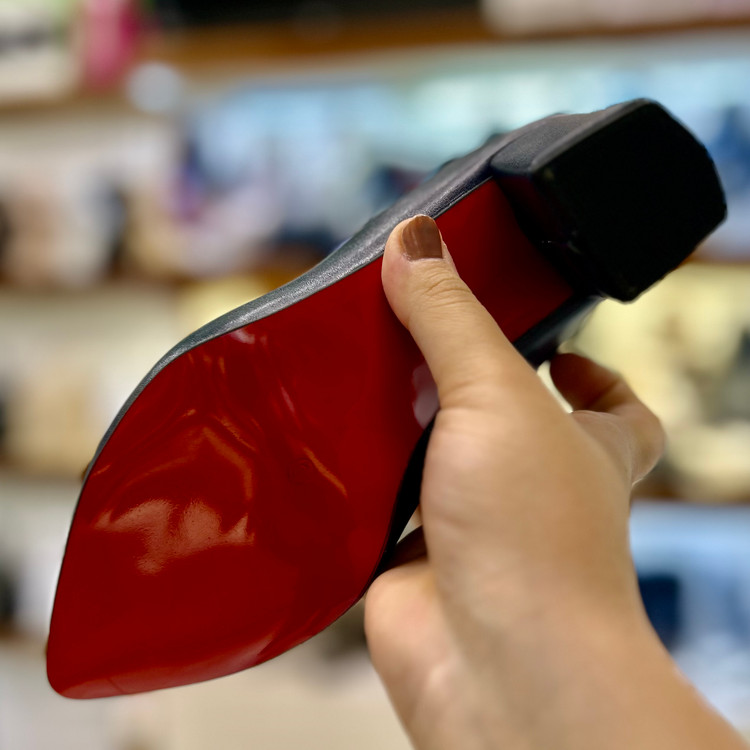 عکس و قیمت کفش پاشنه دار زنانه سورمه ای قالب بزرگ پا تا ۴۲