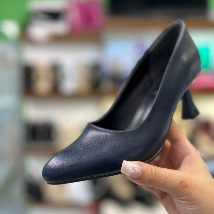 قیمت و عکس کفش پاشنه دار زنانه سورمه ای قالب بزرگ پا تا ۴۲