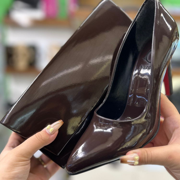 قیمت و عکس ست کیف و کفش زنانه مجلسی قهوه ای قالب ترک لوبوتین ورنی