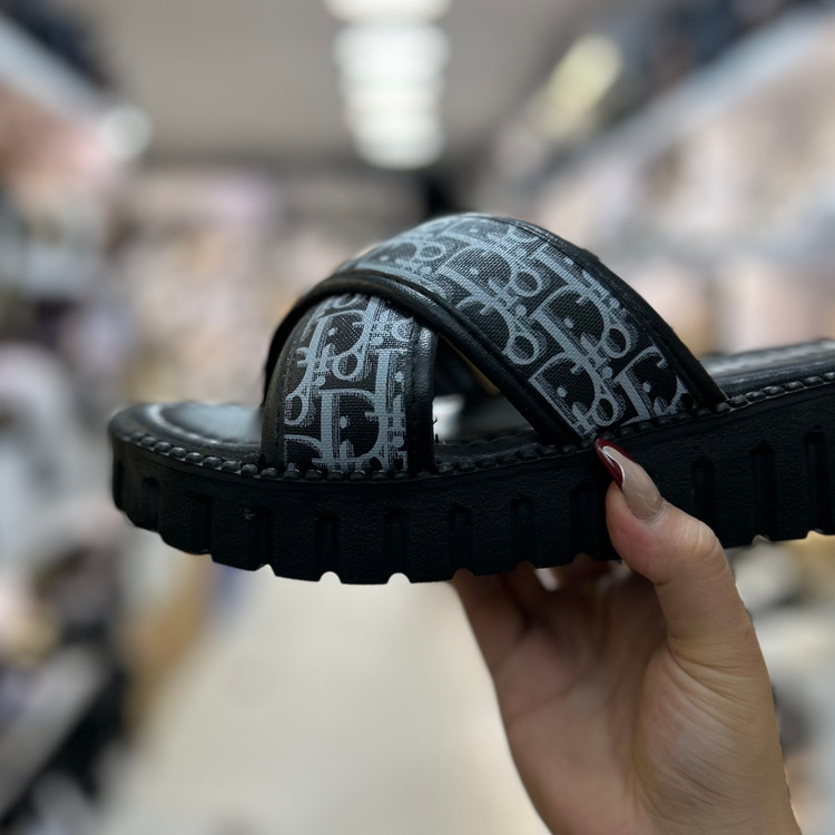 دمپایی صندل لژ دار زنانه ضربدری دیور Dior کد 82 - تصویر ۳